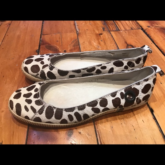 Flats - Picture 2 of 2